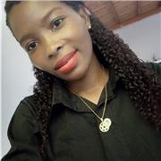 Profesor de básica primaría, imparte conocimiento a niños hasta los 10 años